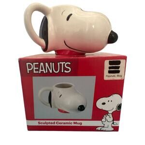 Peanuts Sculpted Ceramic Mug by VANDOR SNOOPY 16 Ounces Worldwide